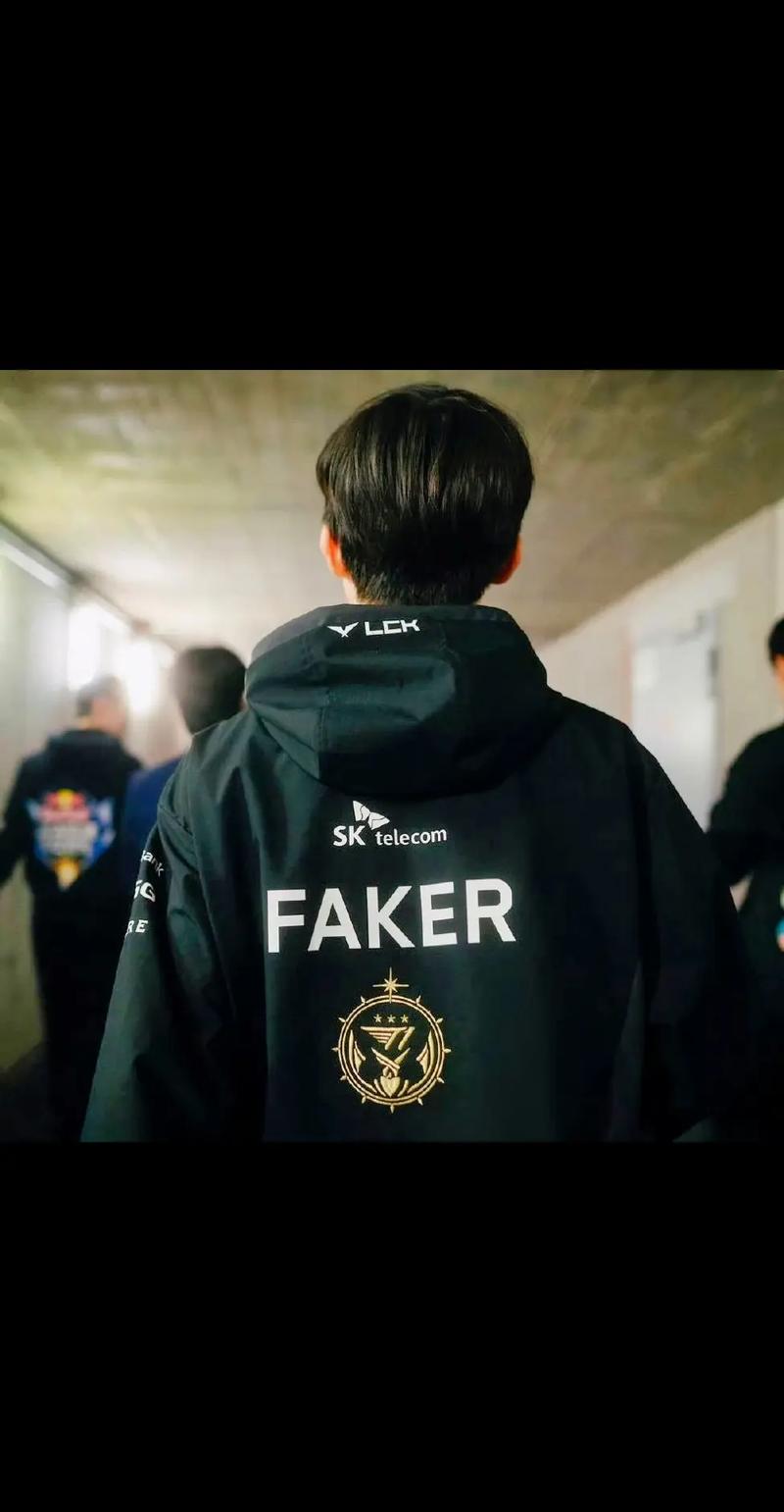 力的英雄去